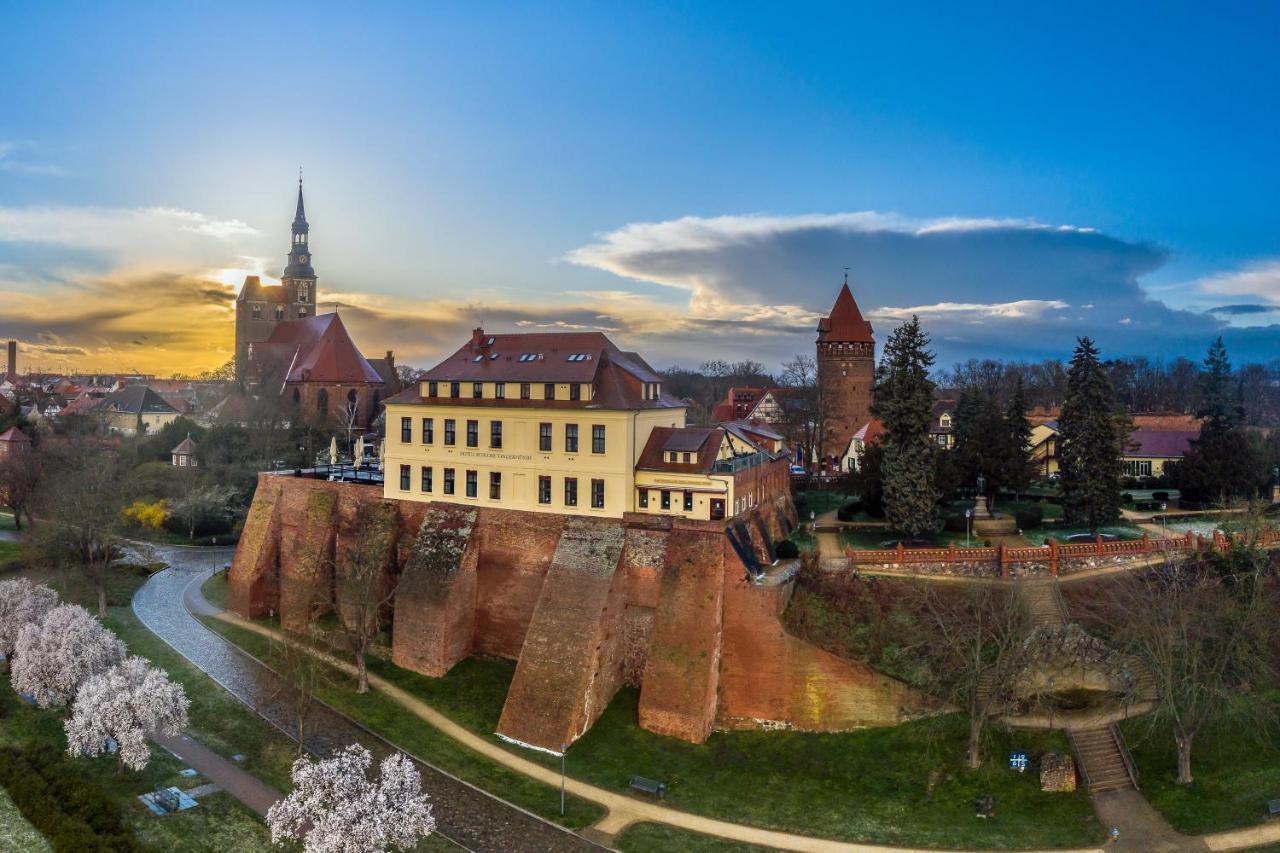 Ringhotel Schloss Tangermünde Exterior foto
