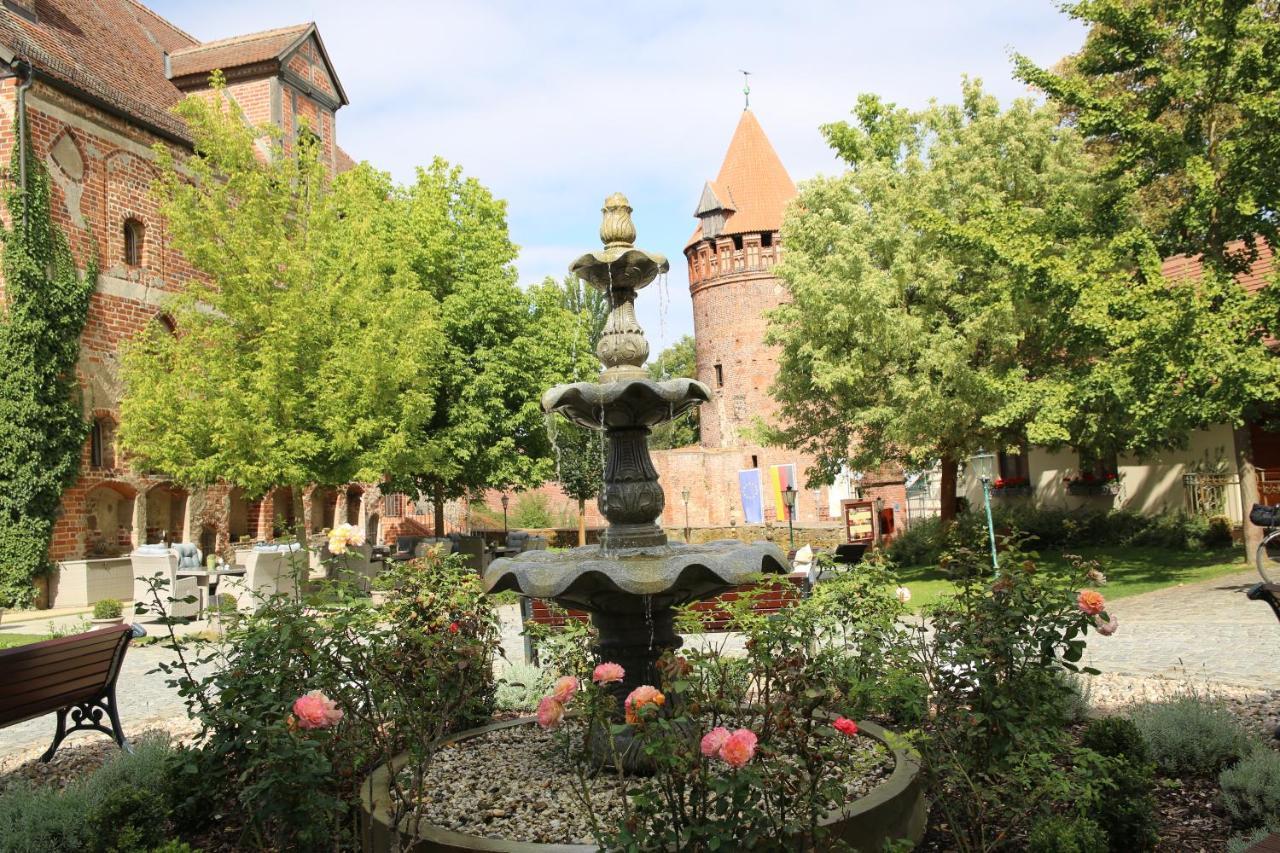 Ringhotel Schloss Tangermünde Exterior foto