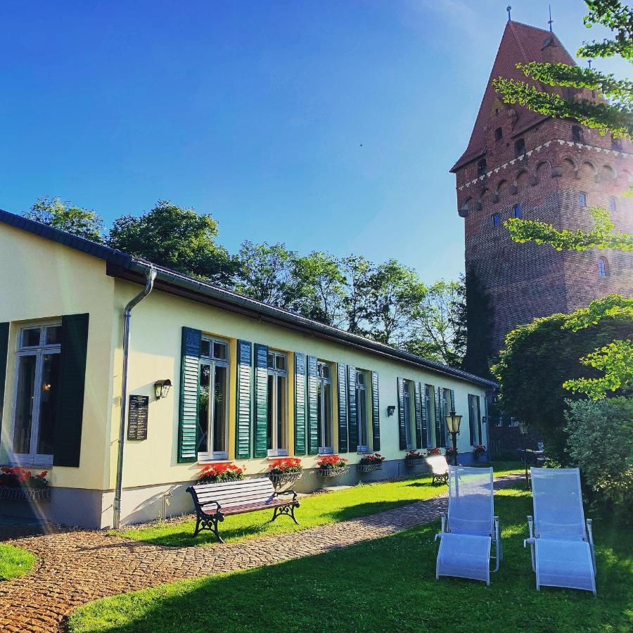 Ringhotel Schloss Tangermünde Exterior foto