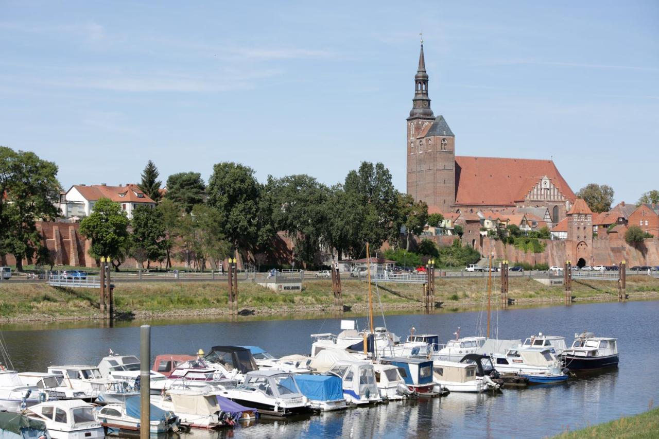Ringhotel Schloss Tangermünde Exterior foto
