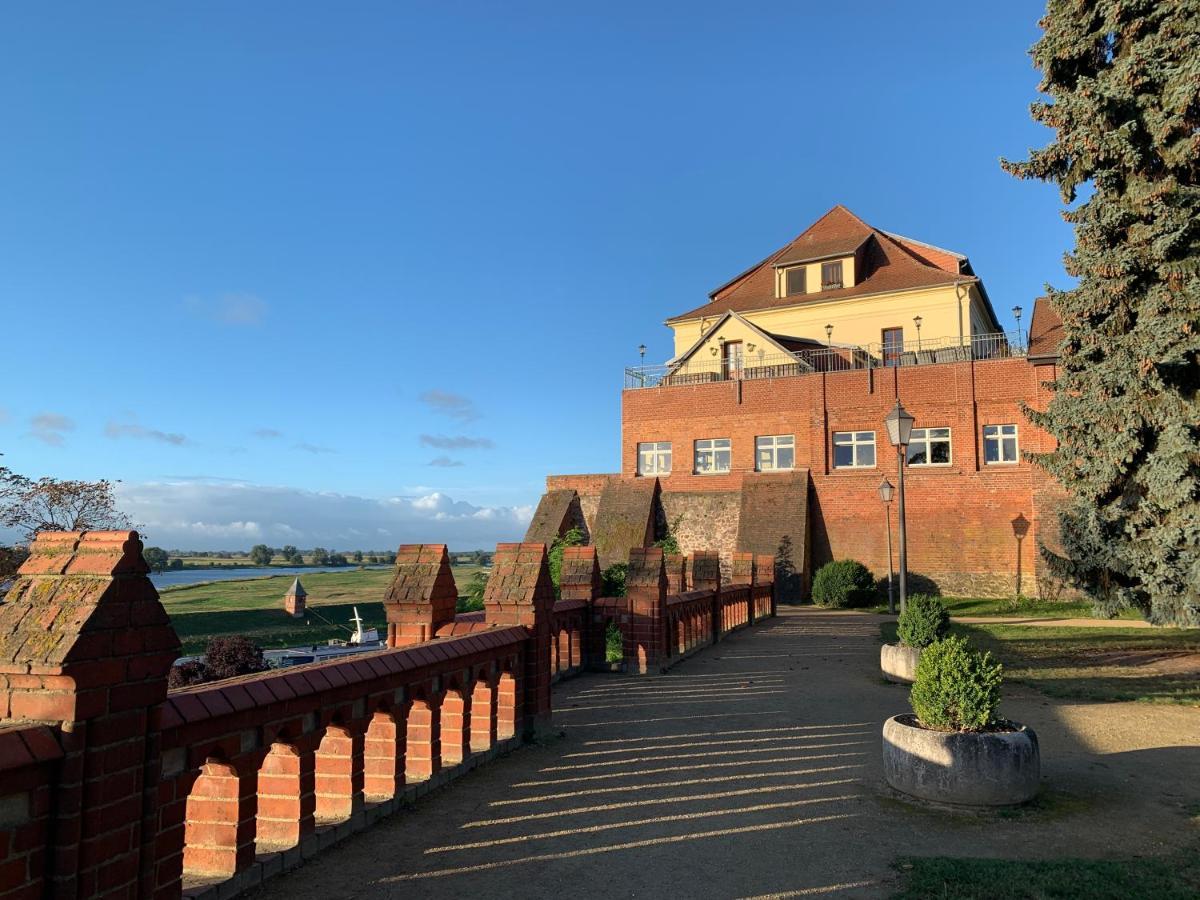 Ringhotel Schloss Tangermünde Exterior foto